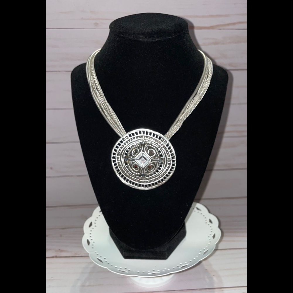 Brush silver necklace